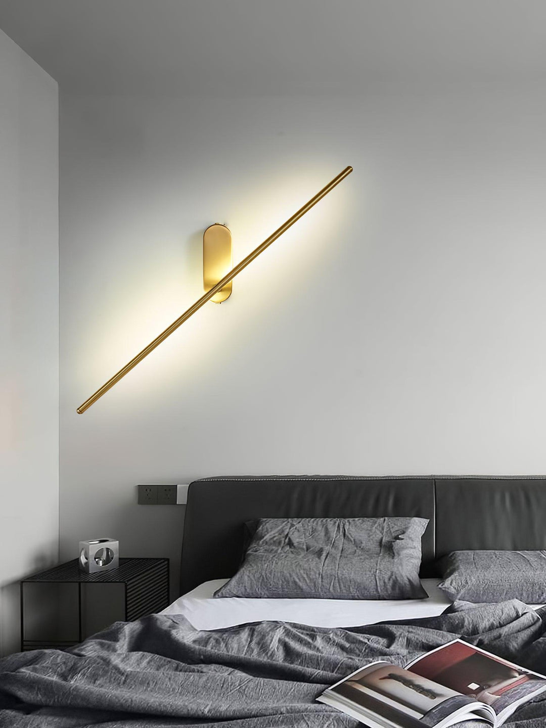 Trace Slim Wall Sconce