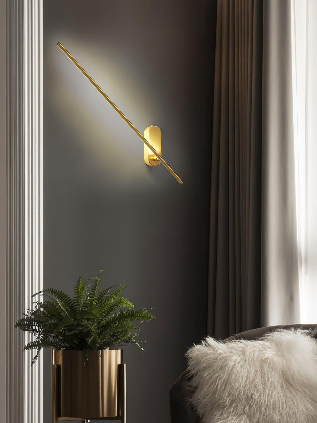 Trace Slim Wall Sconce